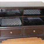 Thomasville Contemporary Entertainment Unit With 2 Drawers And 4 Shelves