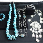 Lot Of Assorted Women's Jewelry : Necklaces And Bracelet