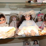 4 10” Dolls And 1 Madame Alexander Doll In Cape