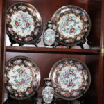 Set Of Four 10" Chinese Floral And Bird Plates With Two 6" Vases