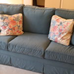 QUALITY ETHAN ALLEN 3 SEAT SOFA IN BLUE, VERY GOOD CONDITION