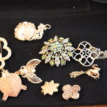 Stunning Lot Of Women's Brooches And Pins Includes Monet & Metropolitan Museum Of Art