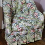 Custom Knitted Brochet Fabric Arm Chair With Floral Pattern And Tufted Back