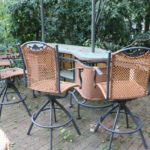 Quality Metal And Woven Outdoor Bar With 4 Swivel Stools