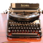 Vintage Remington Noiseless Model Seven Manual Typewriter
