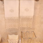 Pair Of Linen & Lace Decorative Bath Linens & Bathroom Accessories