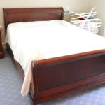 Quality Queen Size Mahogany Sleigh Bed With Carved Headboard