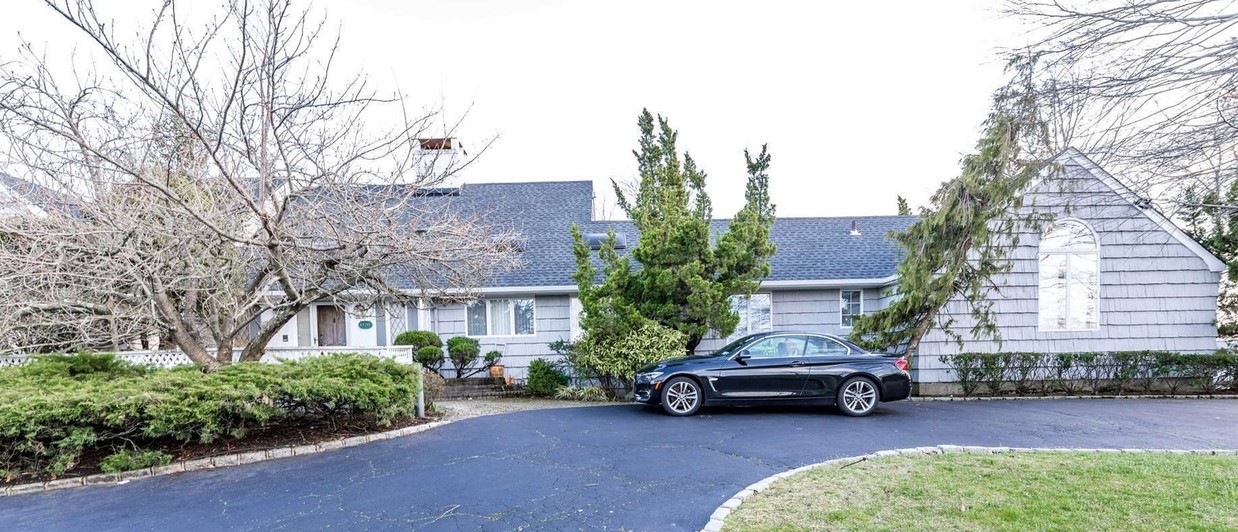 Tag Sales & Online Auctions Full of Surprizes